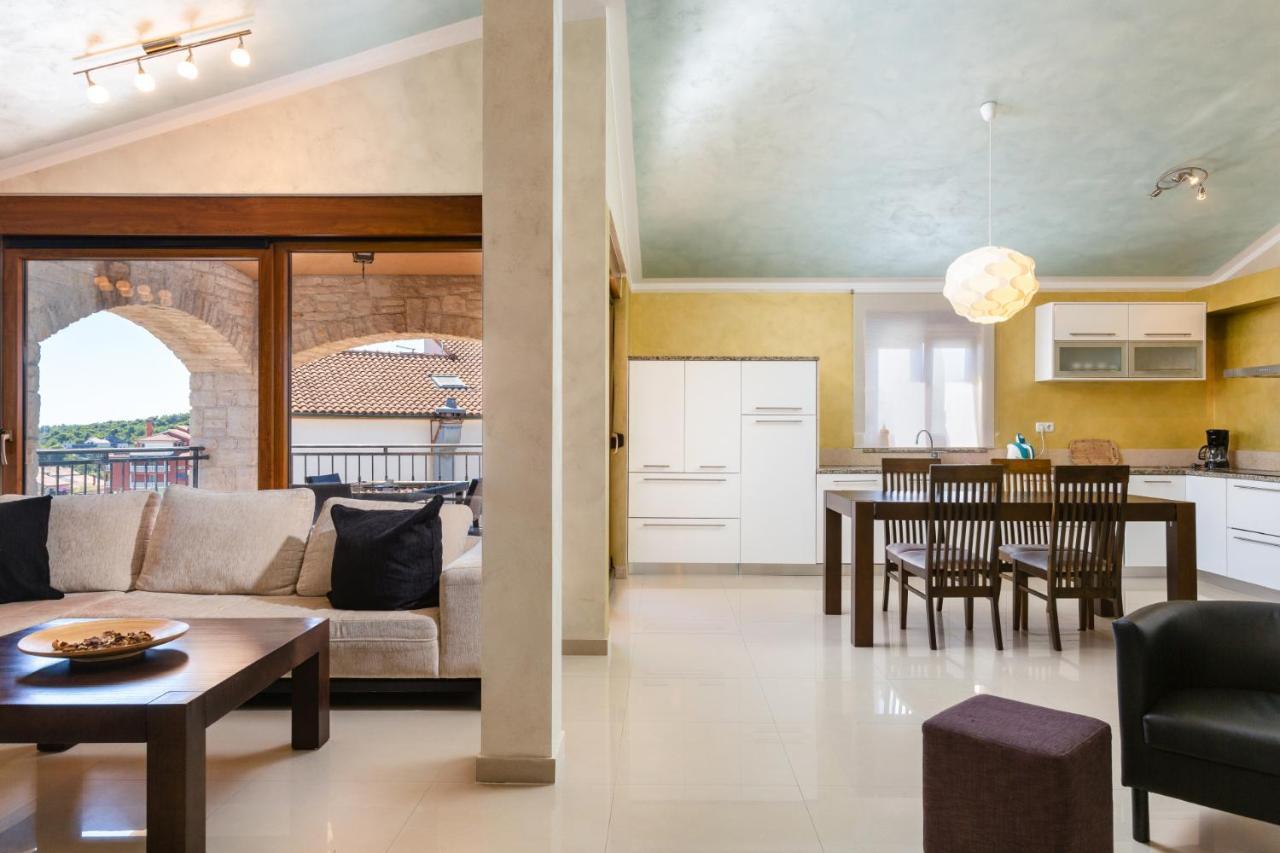 Marlera - Penthouse Apartment Liznjan Luaran gambar